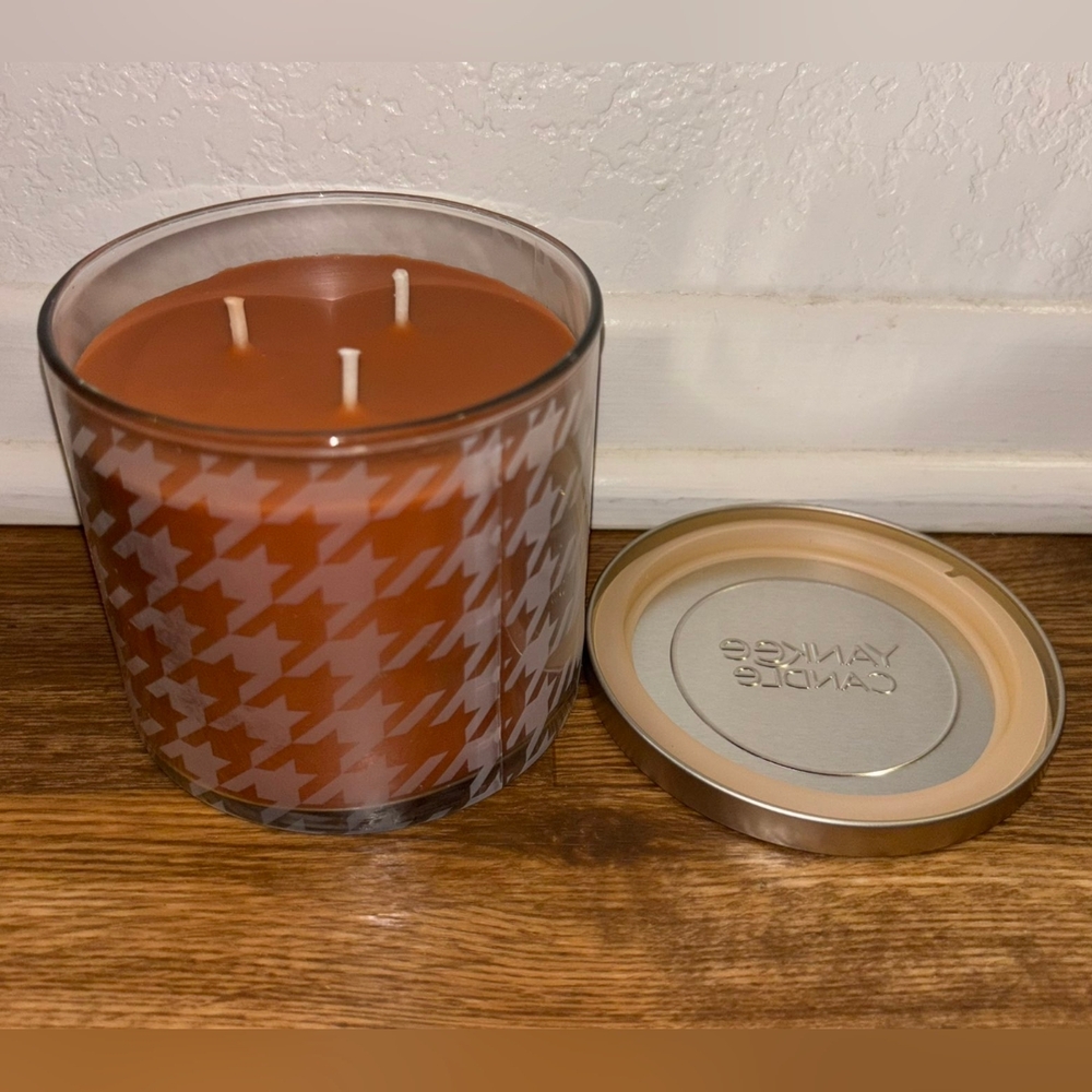 YANKEE CANDLE Toasted Old Fashioned (Medium 3 Wick Candle) NEW! - Picture 9 of 16